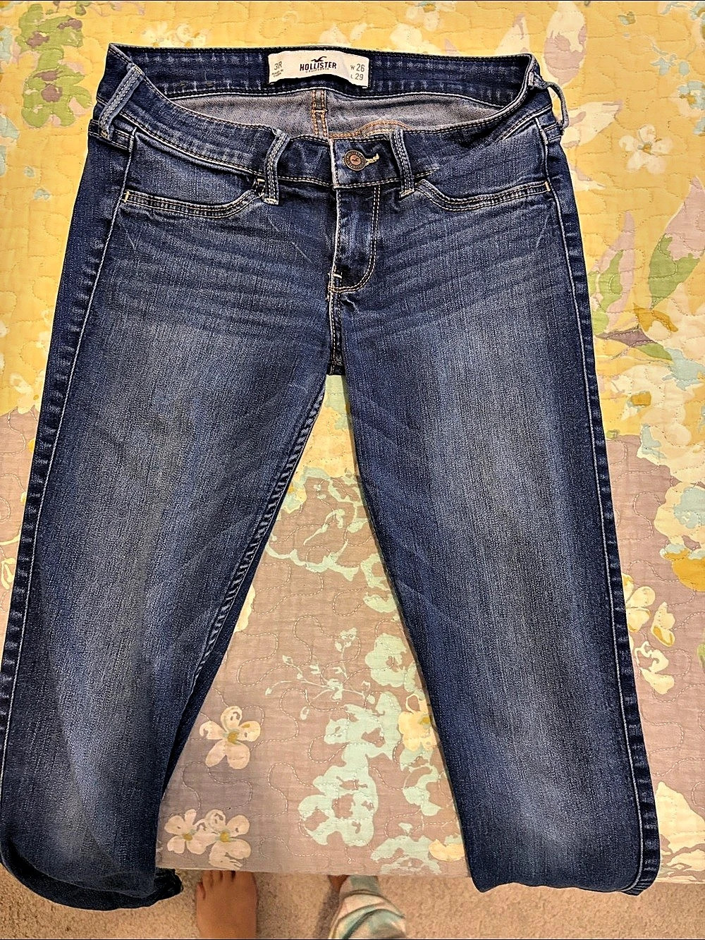 Hollister straight leg Jeans in Blue Waist 26 Length 29 and 3 Regular